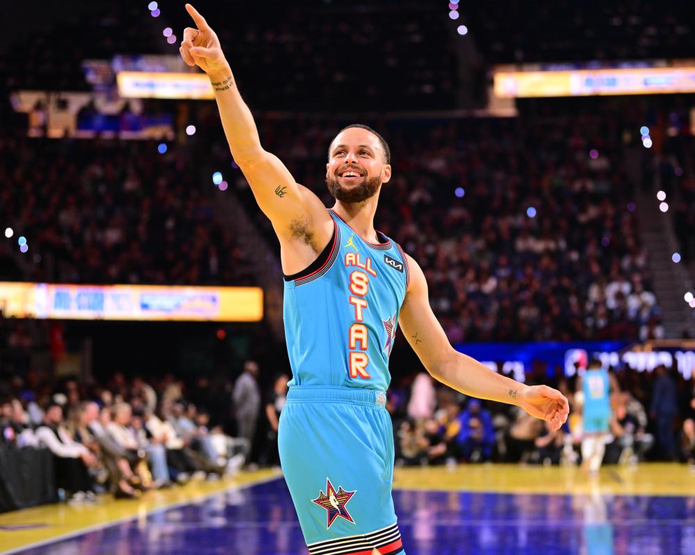 伊藤美诚等 伊藤美诚等