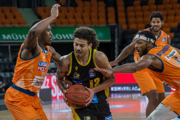 进攻端多样 进攻端多样