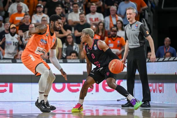 在竞争激烈 在竞争激烈