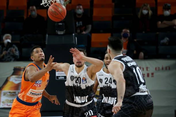 因不当行为 因不当行为