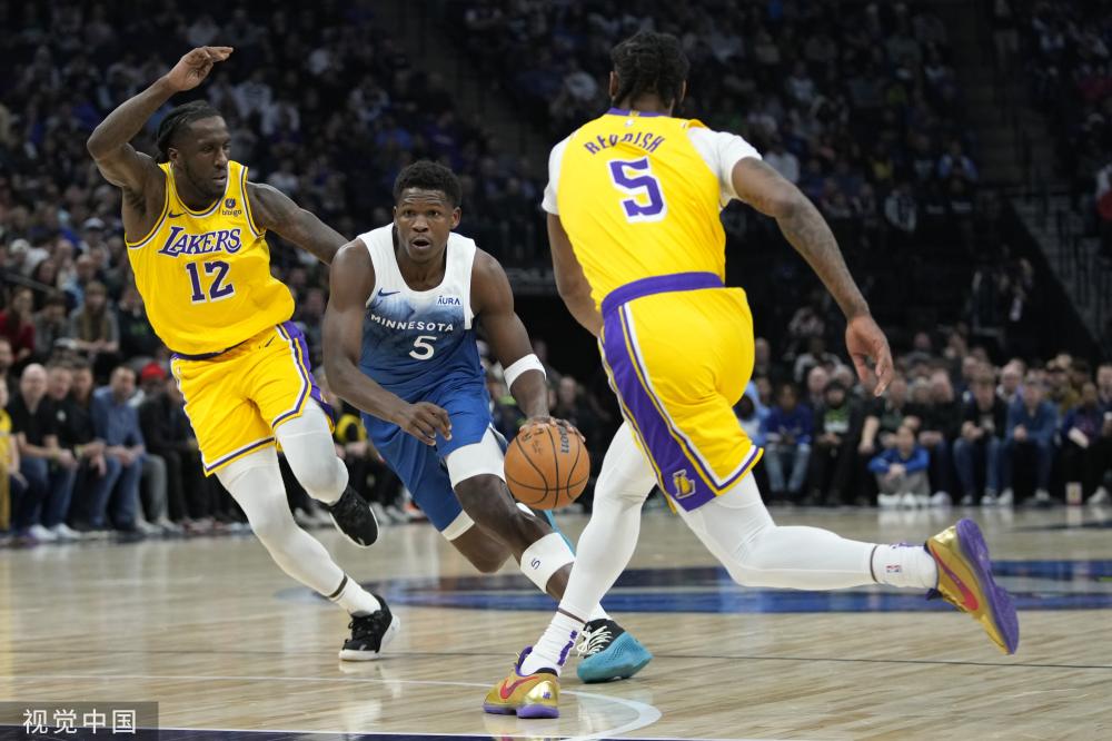 坚持160公里通勤，拒绝住宿训练基地，莱斯特城球员遭范尼封杀.